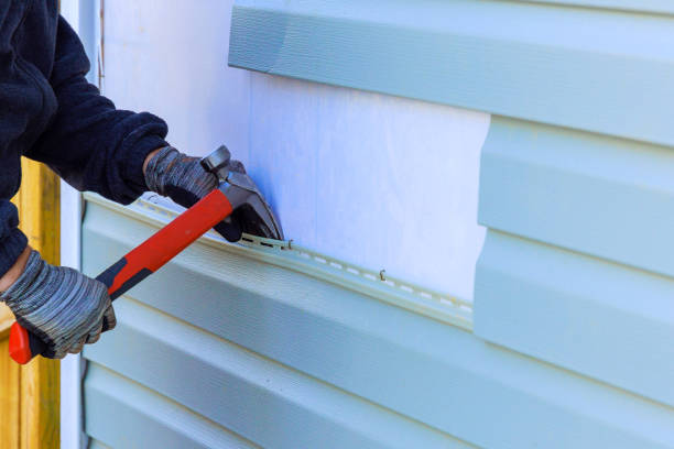 Reliable Emergency Siding Repair contractor in Cambridge, IL by Squared Siding